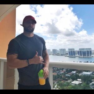 Meet your Posher, Lazaro